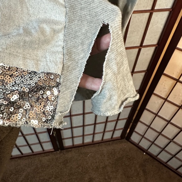 Trendy Gray Long Sleeve Women's Top - Picture 6 of 12